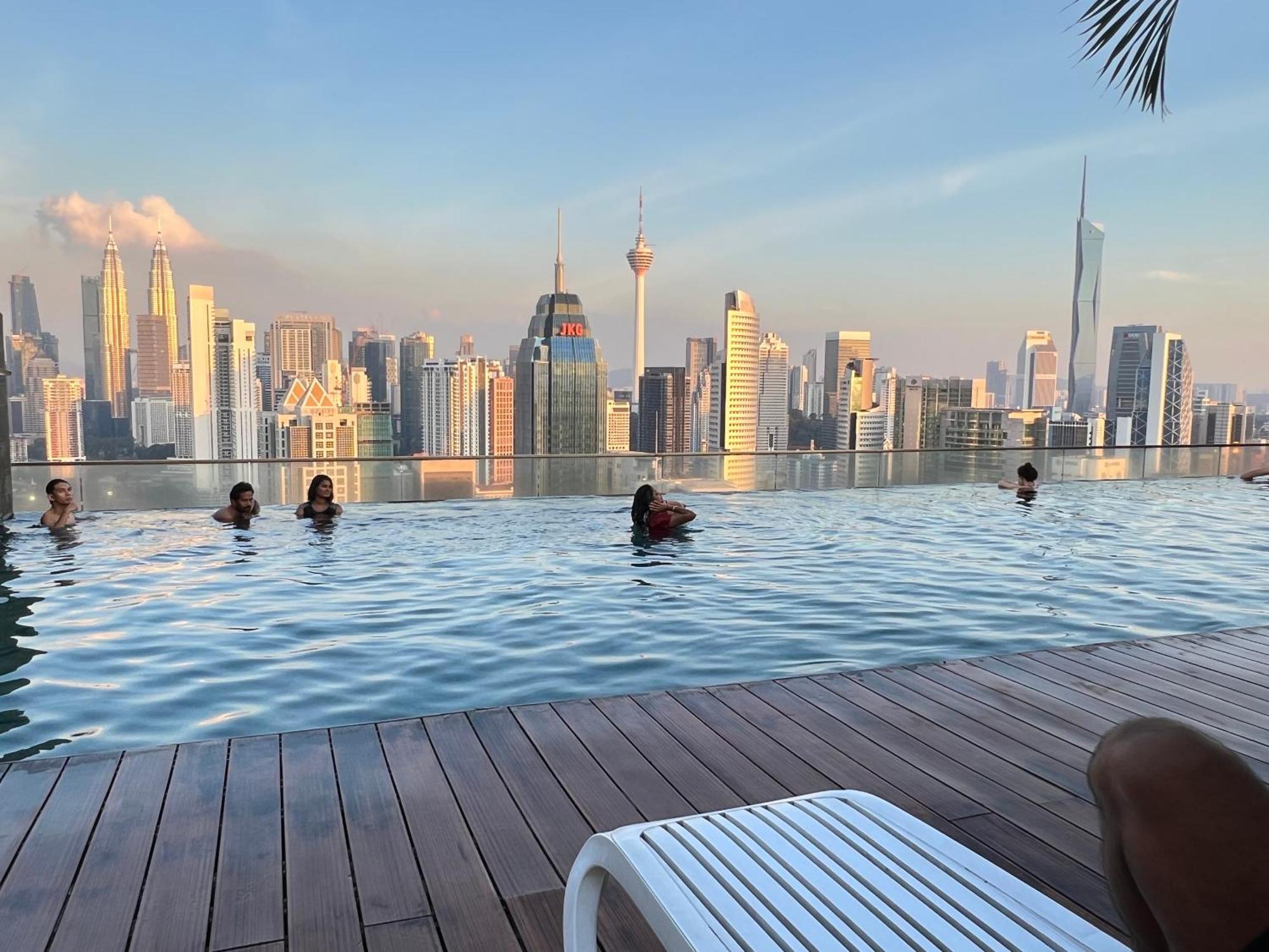 Regalia Suites & Residence By Enjoy Your Stay Kuala Lumpur Esterno foto