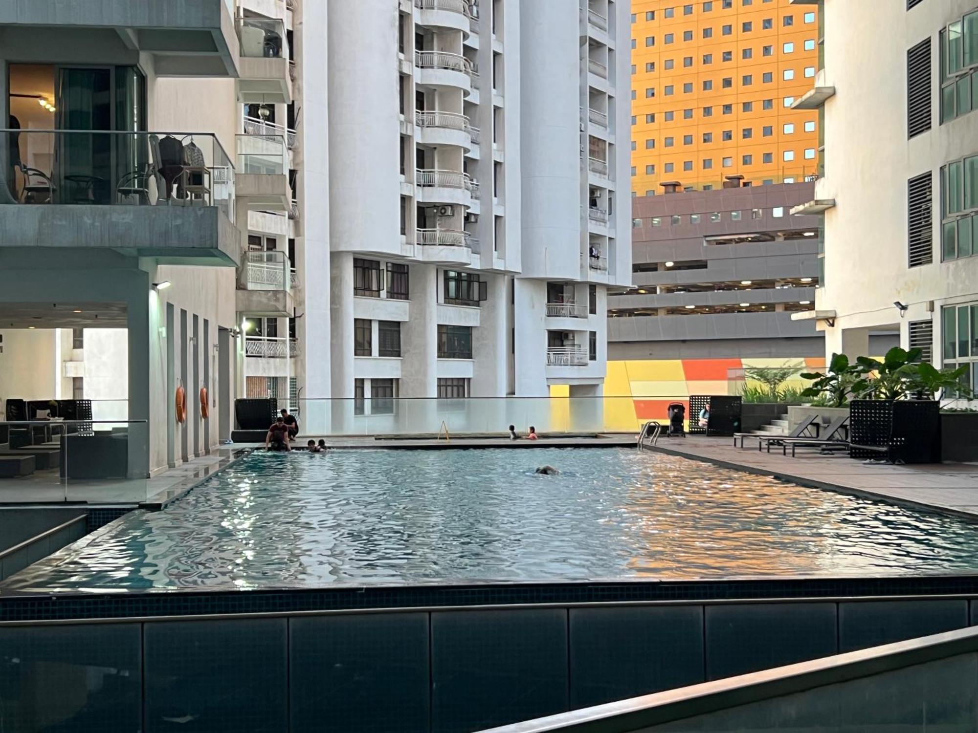 Regalia Suites & Residence By Enjoy Your Stay Kuala Lumpur Esterno foto