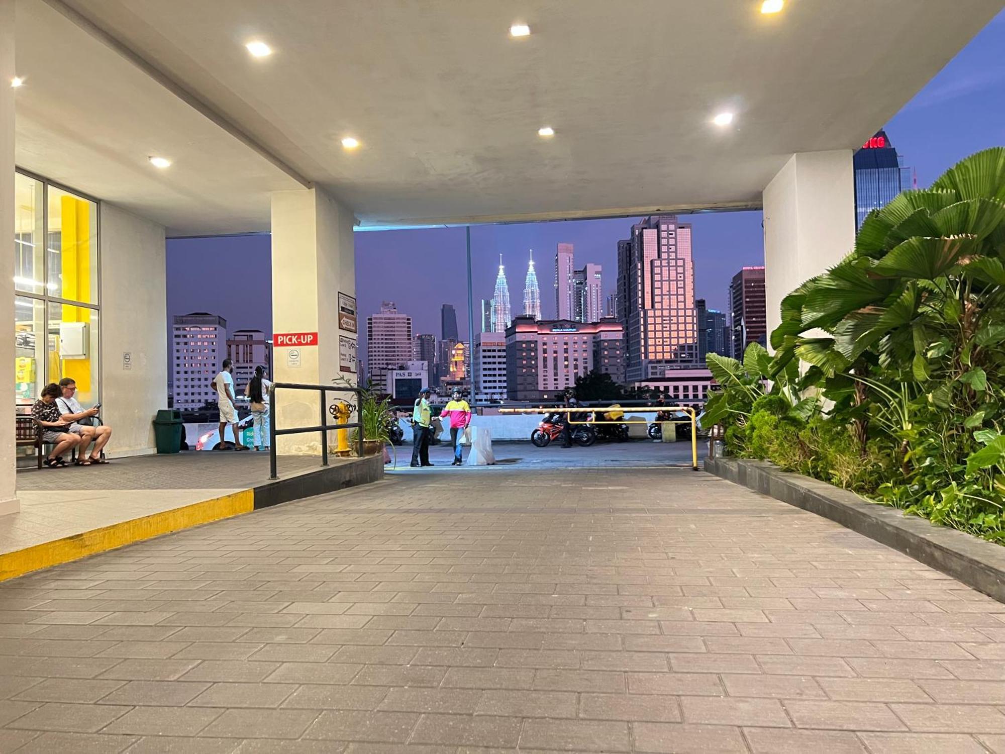 Regalia Suites & Residence By Enjoy Your Stay Kuala Lumpur Esterno foto